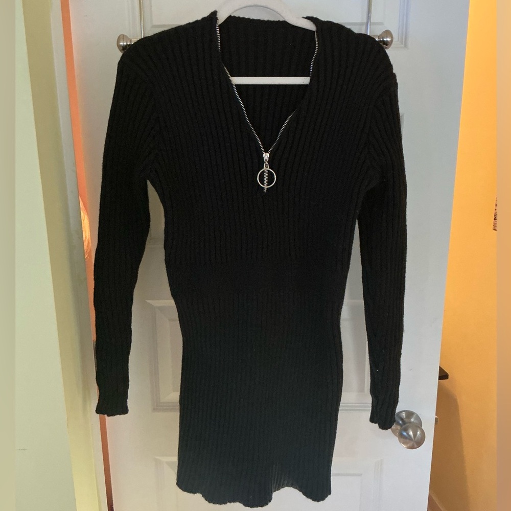 Black Ribbed Knit Dress with Zipper